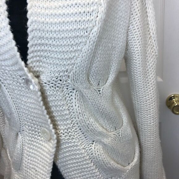 Eddie Bauer hand knit cream button front cardigan long sleeve sweater size mediu - Picture 3 of 9
